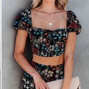 NWT VICI Orchards Beauty Puff Sleeve Crop Top